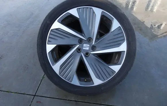 Seat Arona R18 alloy rim 6F9601025G