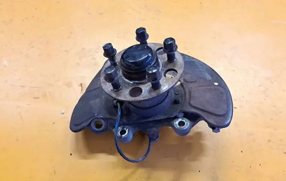 Mercedes-Benz E W212 Front wheel hub spindle knuckle 21207