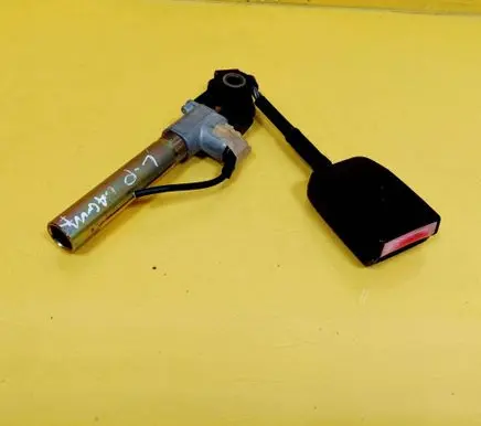 Renault Laguna I Front seatbelt buckle 