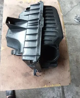 Volvo XC70 Air filter box 8649673 13585