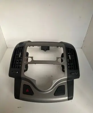 Hyundai i30 Dashboard center trim panel U05F0548