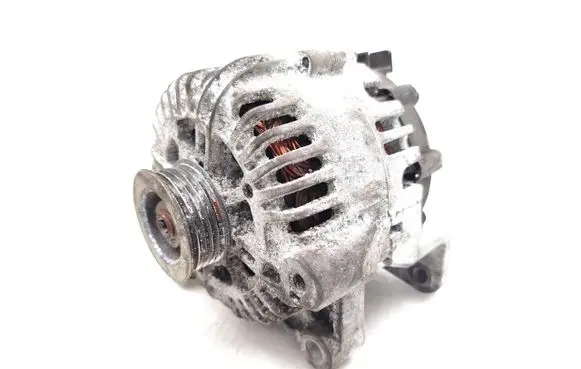 Toyota RAV 4 (XA40) Generator/alternator 8574045