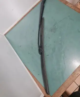 Opel Zafira A Windshield/front glass wiper blade 90582558