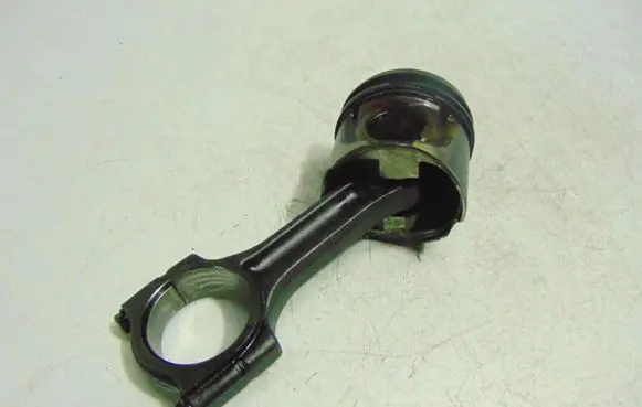 Renault Megane I Piston 