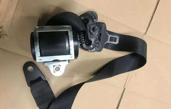 Mini One - Cooper Clubman R55 Front seatbelt 601028900E 091116