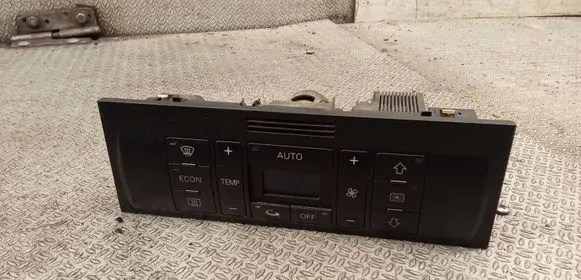 Audi A2 Climate control unit 8Z0820043
