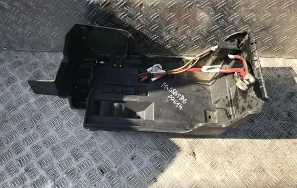 Battery box tray