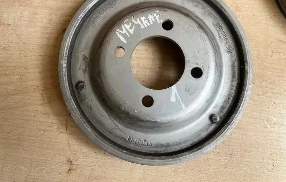 Renault Megane I Crankshaft pulley 7700864702