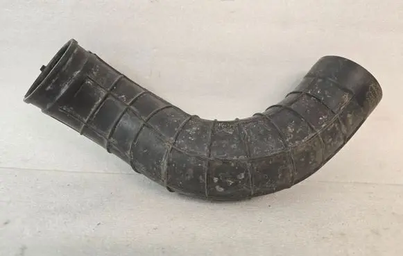 Porsche Macan (95B) Air intake hose/pipe ATP221