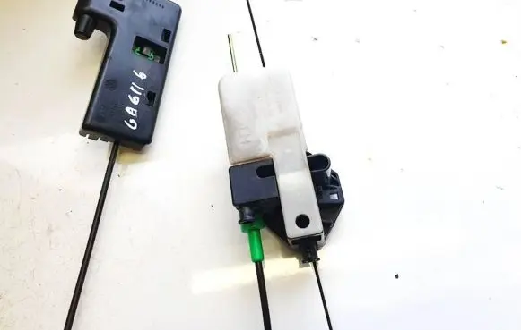 Opel Astra G Seat back rest lock catch 2020496 28993400