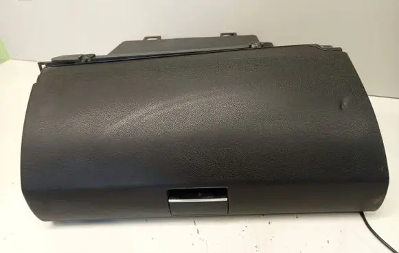 Mercedes-Benz A W169 Glove box
