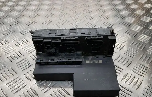 Mercedes-Benz E W210 Fuse module 0225455332