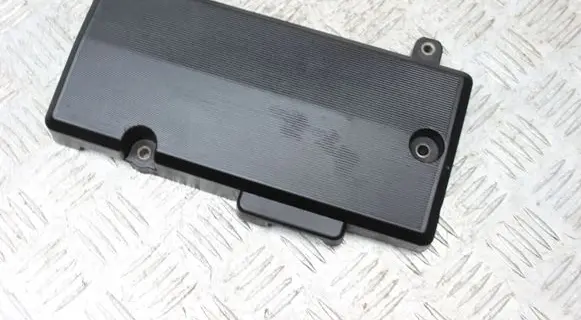 Lexus LS 400 Fuse box cover 22207-50010