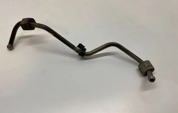 Chevrolet Captiva Fuel injector supply line/pipe 