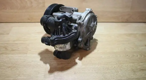 BMW 3 E90 E91 Power steering pump 7551570