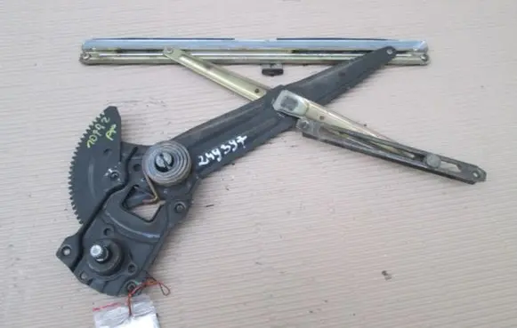 Suzuki Swift Cultus Front door window regulator with motor