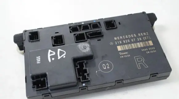 Mercedes-Benz CLS C219 Door control unit/module A2198200726
