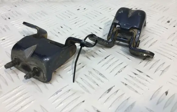Nissan Pathfinder R51 Rear door hinge set 