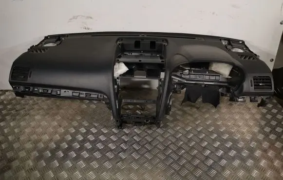 Subaru XV Dashboard N120521A0594