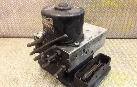 Mercedes-Benz C W203 ABS Pump 2095452532 2034310812