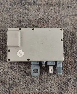 Mercedes-Benz CLK A208 C208 Aerial antenna amplifier 2088201089