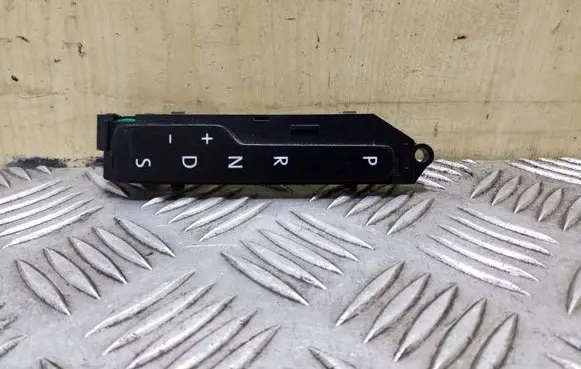 Volkswagen Touareg II Gear shift selector indicator 7P2713203A