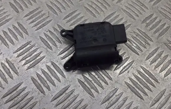 Audi A4 S4 B6 8E 8H A/C air flow flap actuator/motor 8E1820511D