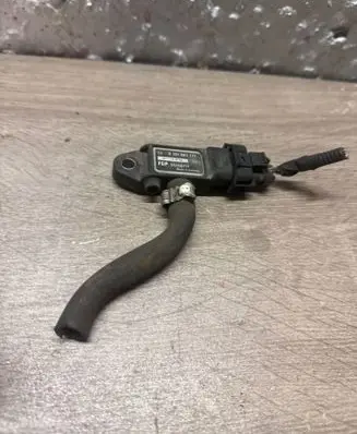 Alfa Romeo 159 Exhaust gas pressure sensor 0281002771 0611043FR3 55198717