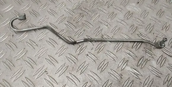 Toyota Verso Fuel injector supply line/pipe 