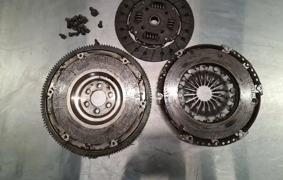 Volkswagen Caddy Clutch set kit 030105271M 163082000