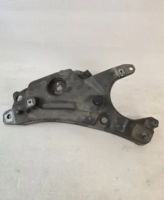 Volvo S90, V90 Fender mounting bracket 31378984