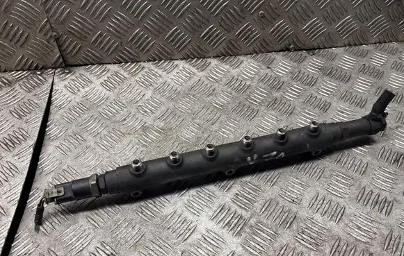 Volvo V70 Fuel main line pipe 0445215010 8658252 003202