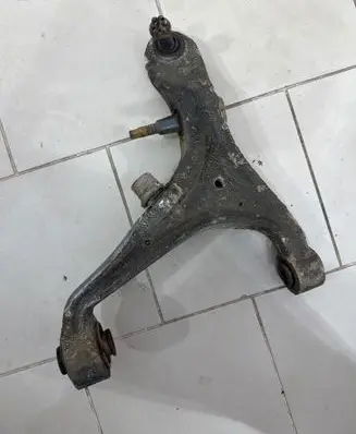 Cadillac SRX Front lower control arm/wishbone 