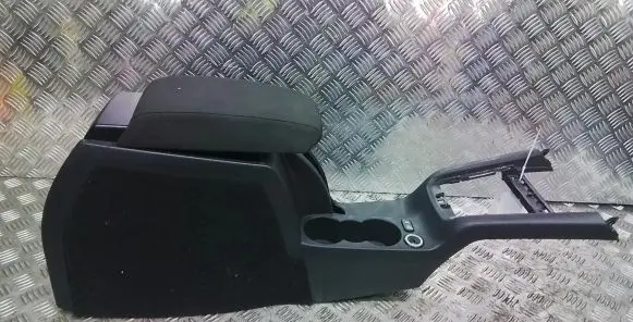 Skoda Octavia Mk2 (1Z) Center console