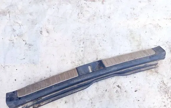 Toyota Avensis T250 Other trunk/boot trim element 5838705090