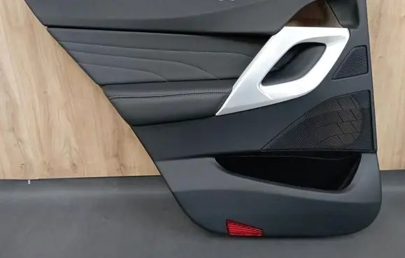 Citroen DS5 Coupe rear side trim panel 98009140ZD