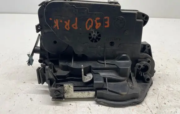 BMW 3 E90 E91 Front door lock 7059973 PJ66502