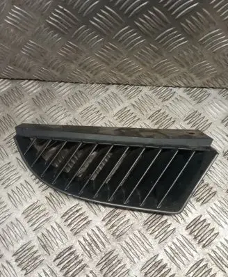 Mitsubishi Colt Front bumper upper radiator grill