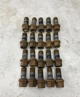 Volkswagen Golf V Nuts/bolts 