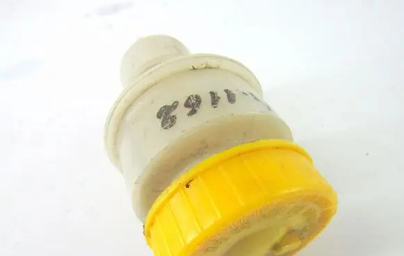 Brake fluid reservoir