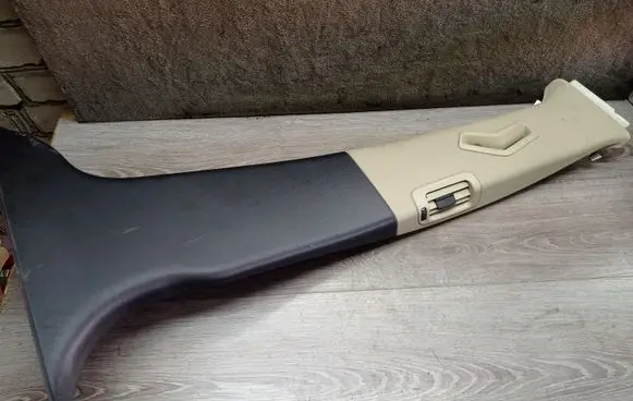 Volvo V70 (B) Pillar trim (exterior) 