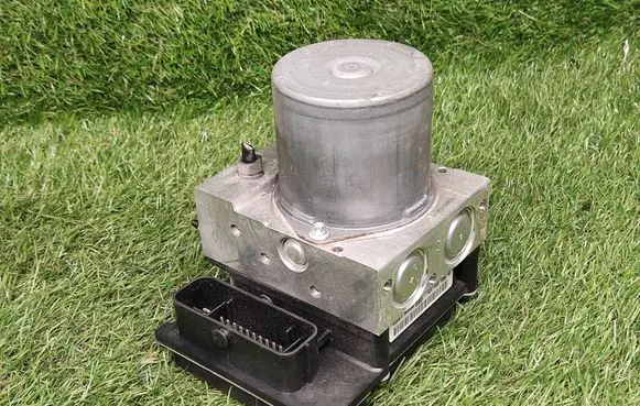 Audi A4 S4 B8 8K ABS Pump 8K0907379BT 8K0614517FK