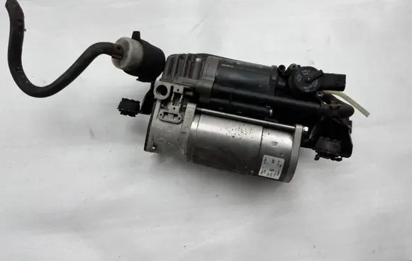 Mercedes-Benz E W212 Air suspension compressor/pump A2123200404 2123200404