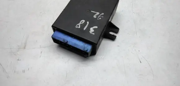 BMW 3 E36 Window wiper relay 8357068