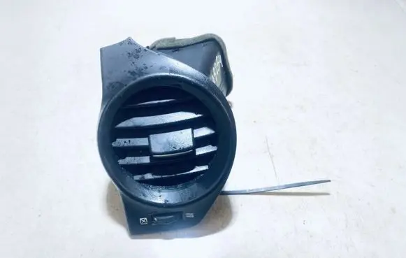 Lexus IS 220D-250-350 Dash center air vent grill 556605303 55660-5303