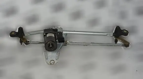 BMW X5 E53 Front wiper linkage 7046571