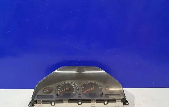 Volvo S60 Speedometer (instrument cluster) 8637996 8251326
