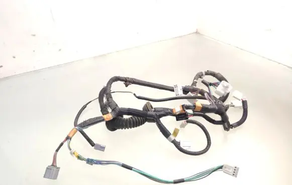 Lexus IS 220D-250-350 Front door wiring loom 8215253150D