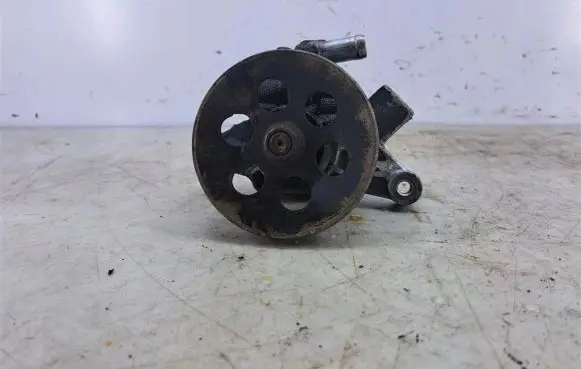 Honda HR-V Power steering pump 009915X