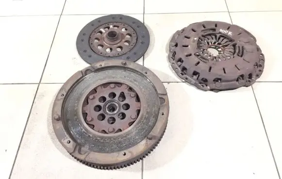 BMW X3 E83 Clutch set kit 21217526600 21217533867